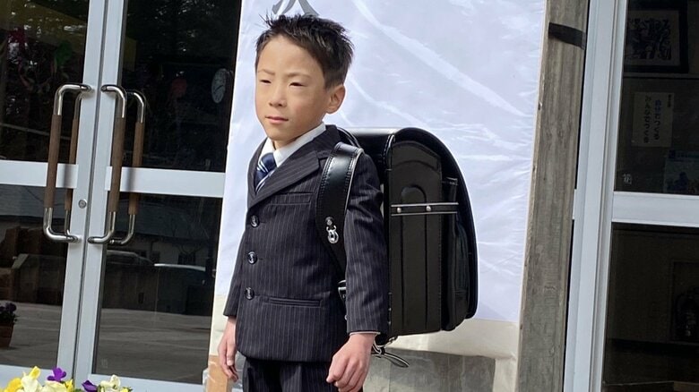 “世界最小の赤ちゃん”小学校に入学　体重258g、身長22cmで誕生　命の危険も…すくすく成長　竜佑ちゃん（6）「給食が楽しみ」　将来の夢は「警察官」　両親「考えられない成長」｜FNNプライムオンライン