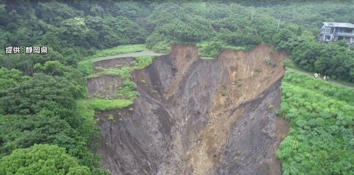 県によると流出した土砂は約10万m3と推定される(提供:静岡県)
