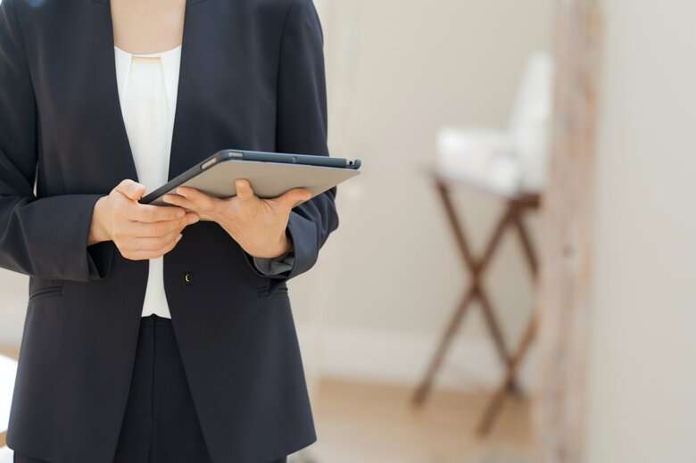 「断りきれず、一線を越えてしまい」女性教師･32歳を懲戒免職　教え子の男子中学生との“過ち”とは　都教委発表｜FNNプライムオンライン